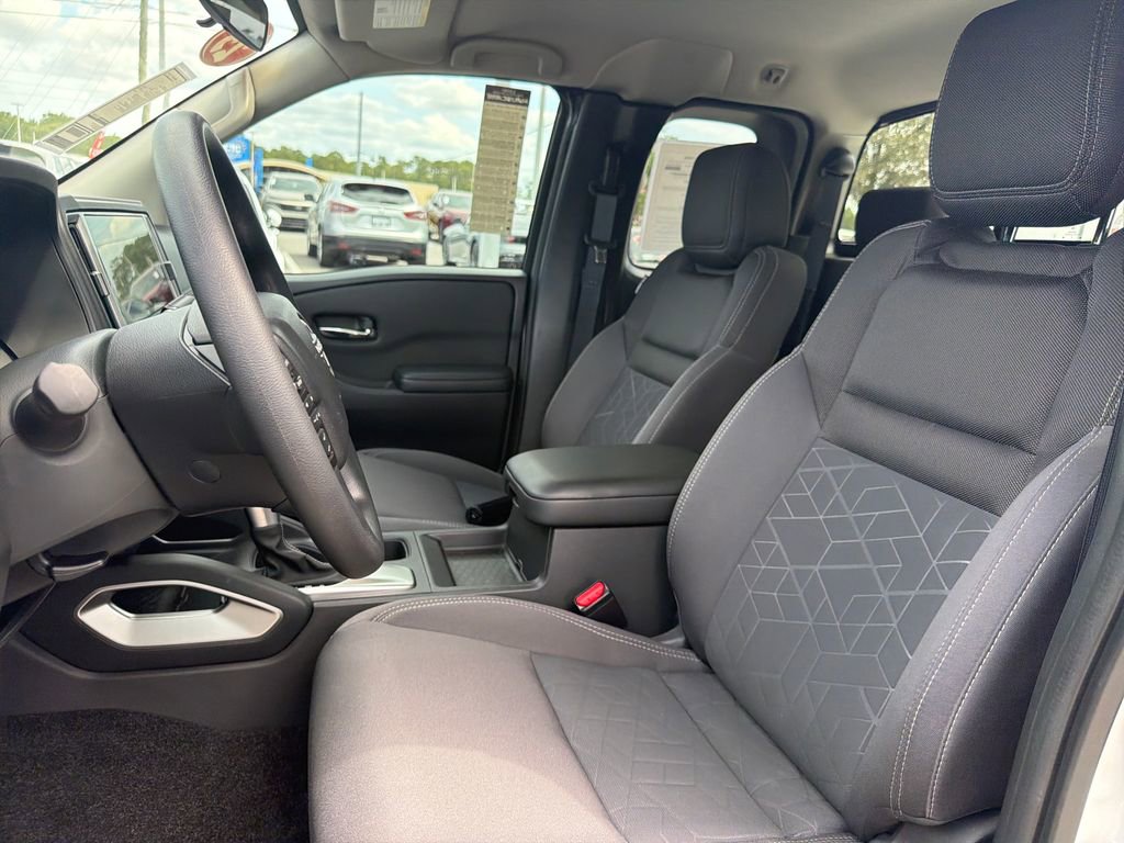 Certified 2025 Nissan Frontier SV RWD image 14