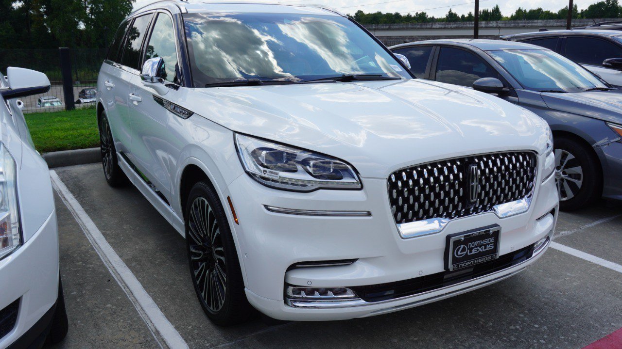 Used 2020 Lincoln Aviator Black Label w/ Class IV Trailer Tow Package AWD/4WD image 4