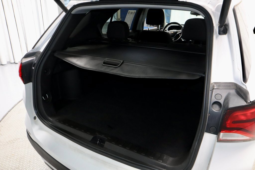 Used 2022 Chevrolet Equinox LT w/ Driver Convenience Package image 16