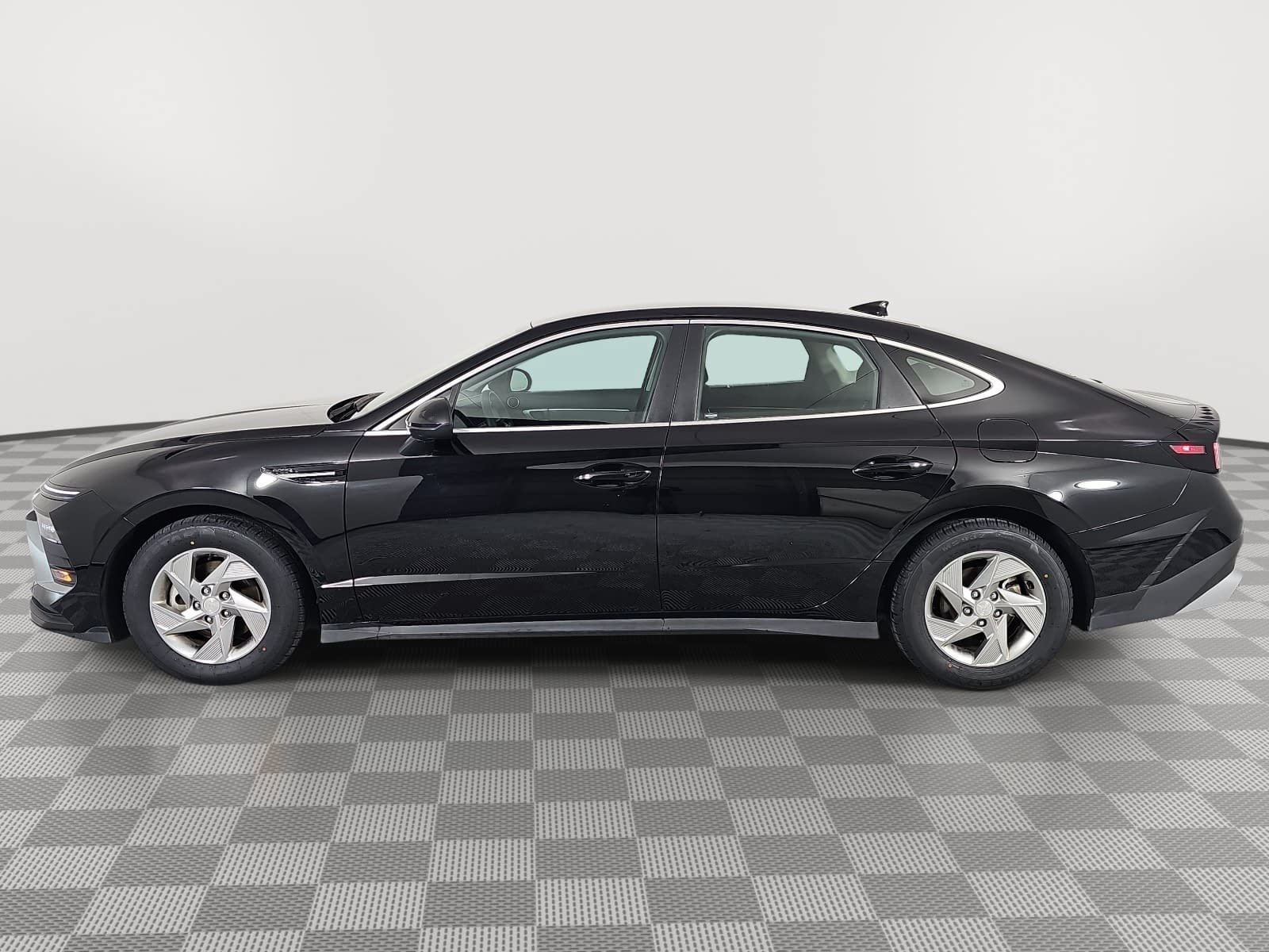 Used 2025 Hyundai Sonata SE FWD image 5