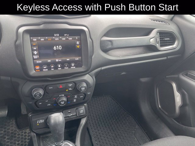 Used 2023 Jeep Renegade Latitude w/ Sun & Fun Group AWD/4WD image 10
