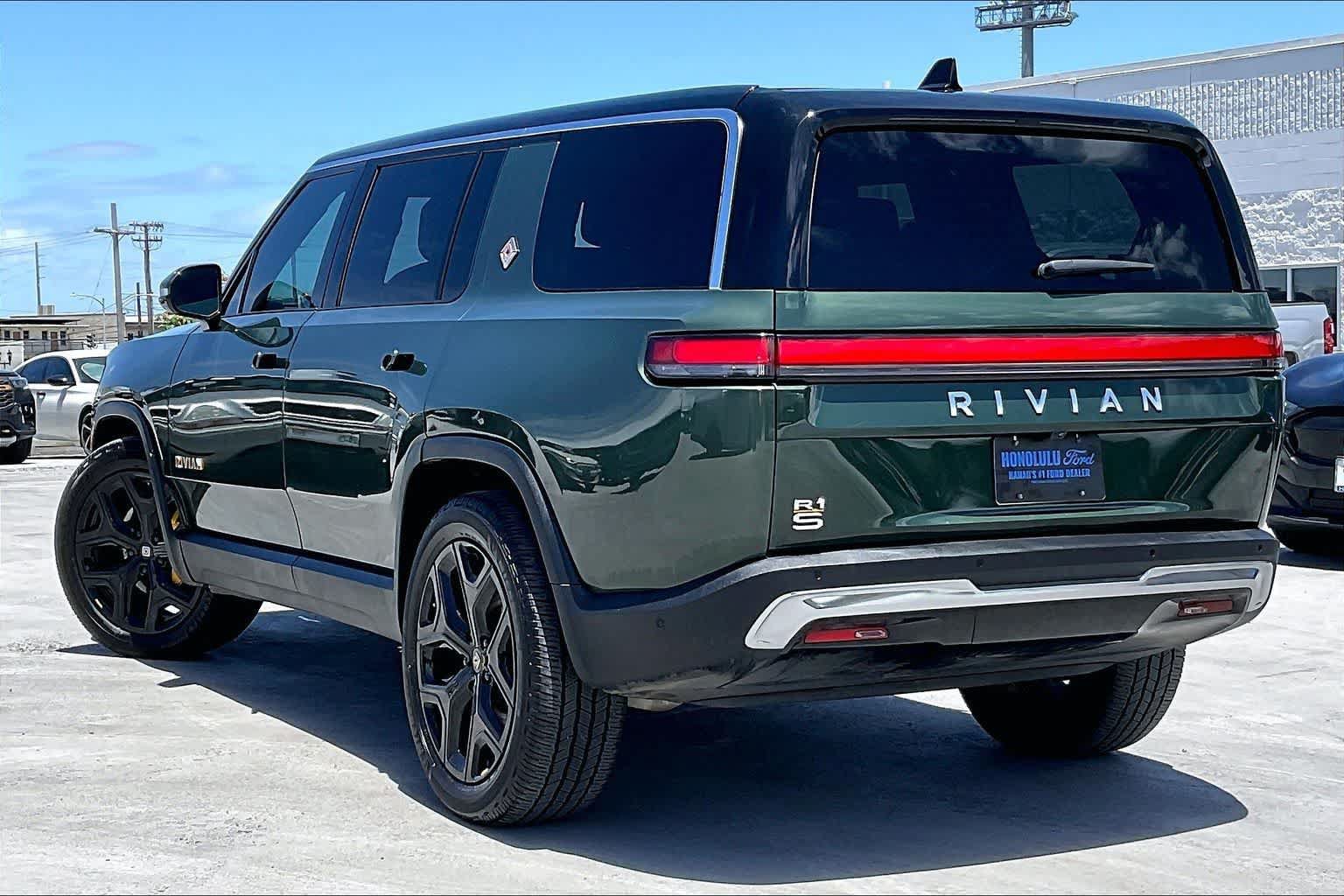 Used 2023 Rivian R1S Launch Edition AWD/4WD image 4