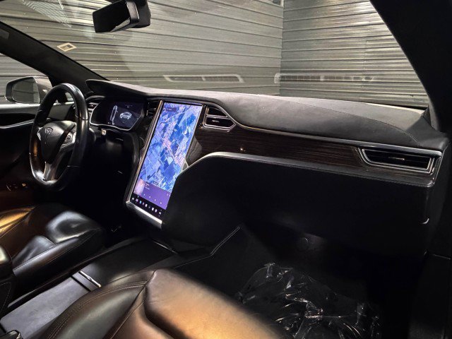 Used 2015 Tesla Model S 85 image 12