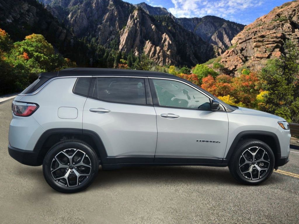 Used 2025 Jeep Compass Limited image 2