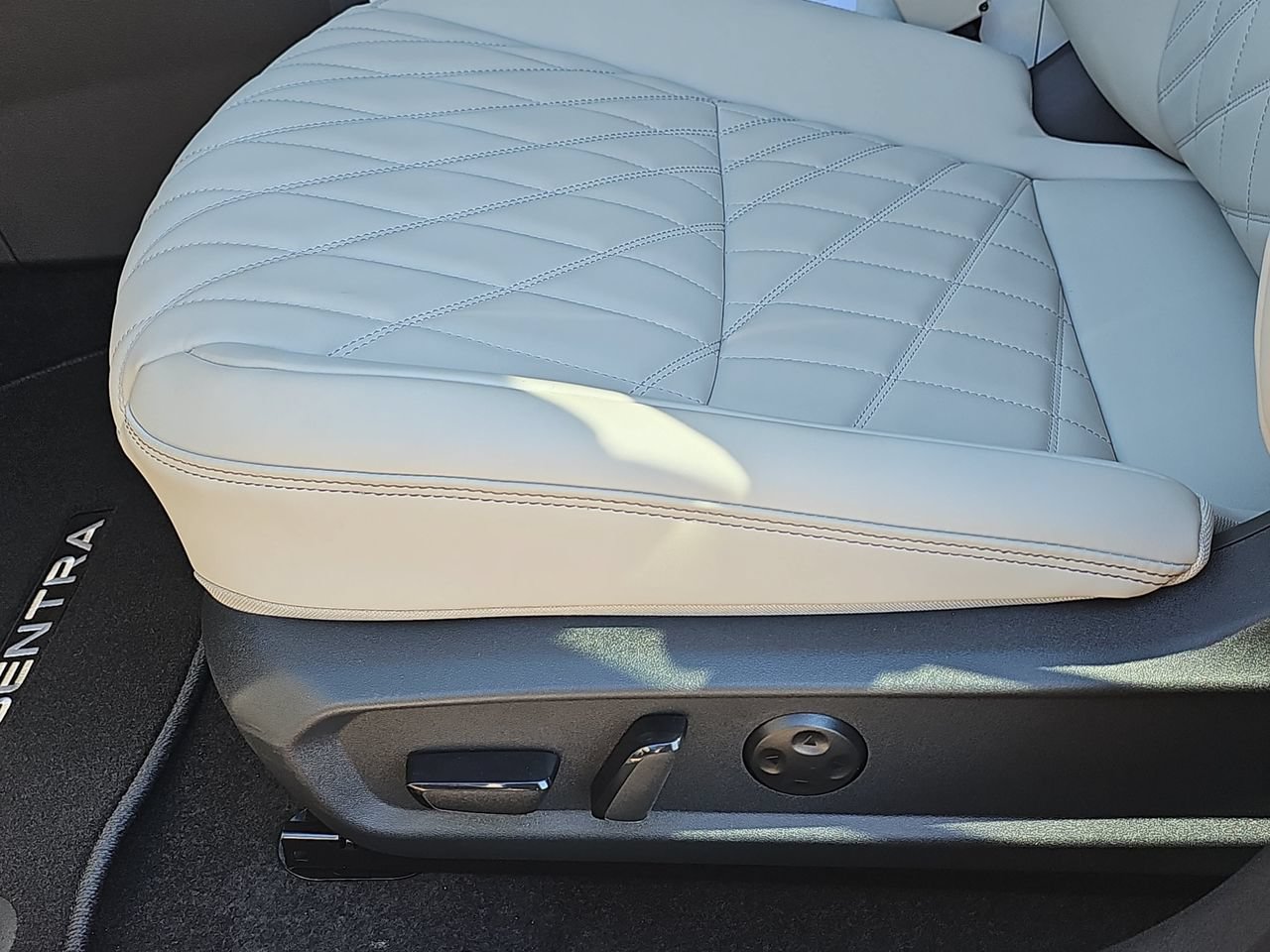 New 2026 Nissan Sentra SL w/ Floor Mat Package FWD image 28