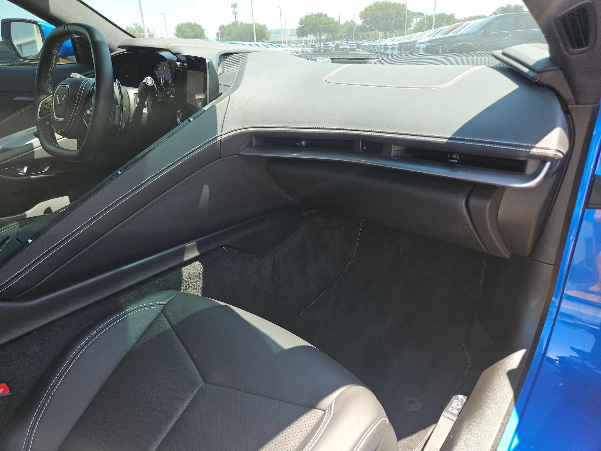 Used 2025 Chevrolet Corvette Stingray Coupe w/ Z51 Performance Package RWD image 25