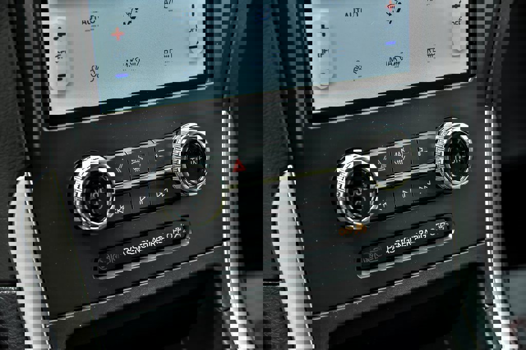 New 2024 Ford Edge SE image 37