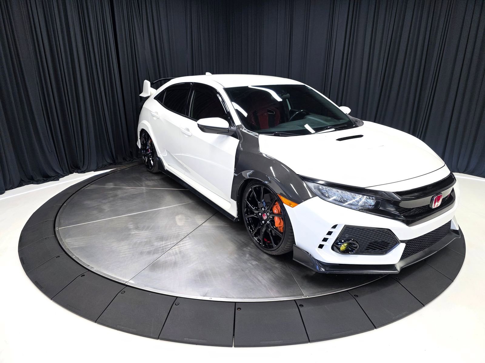 Used 2018 Honda Civic Type R image 6