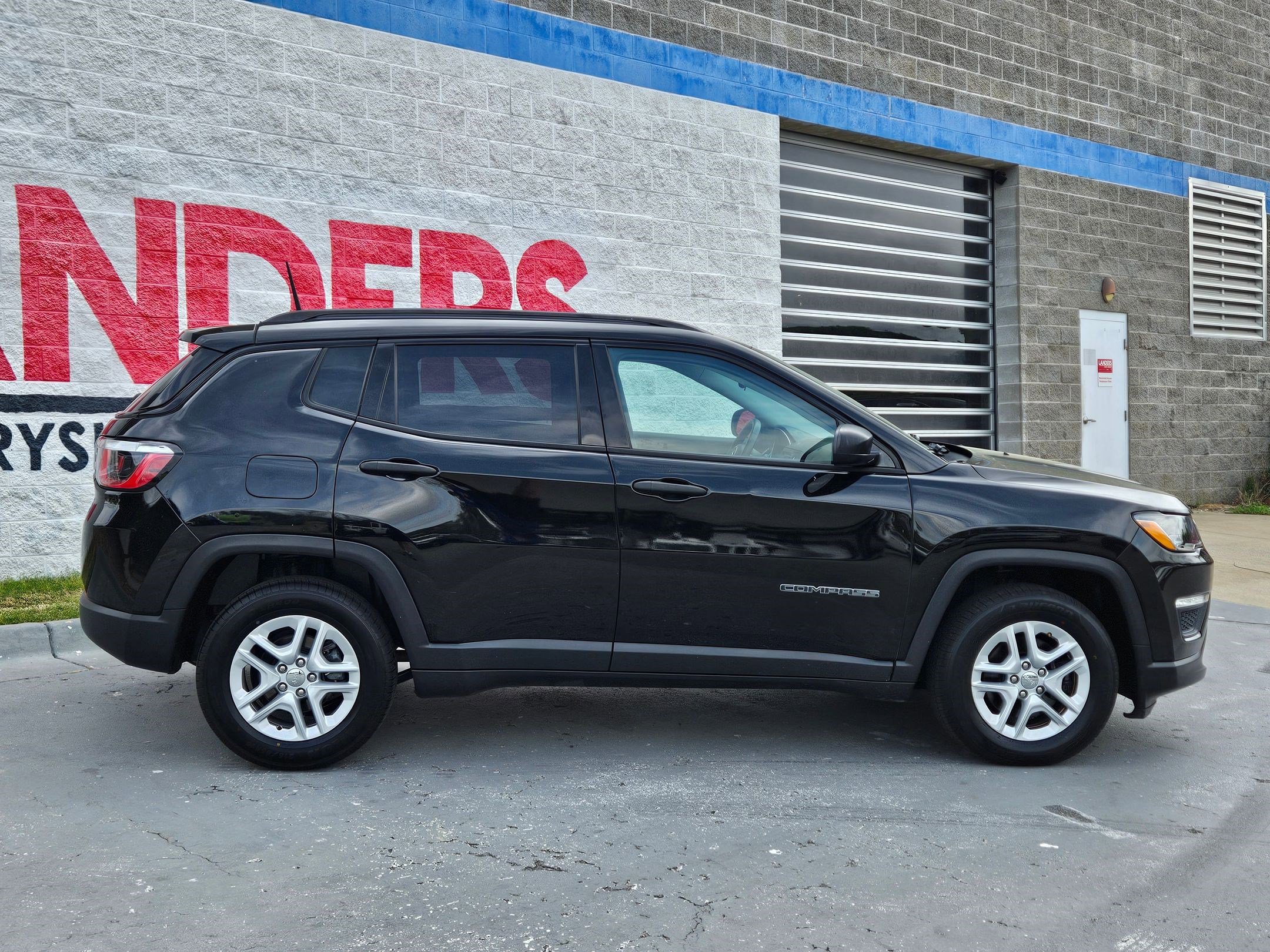 Used 2018 Jeep Compass Sport image 8