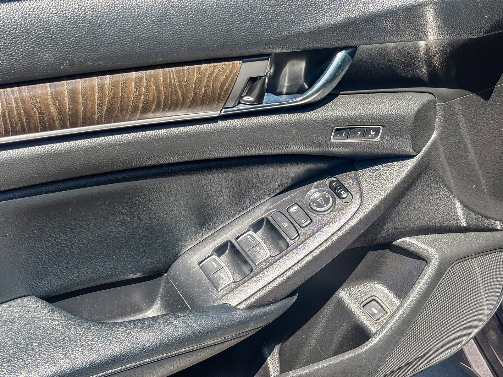 Used 2018 Honda Accord Touring image 22