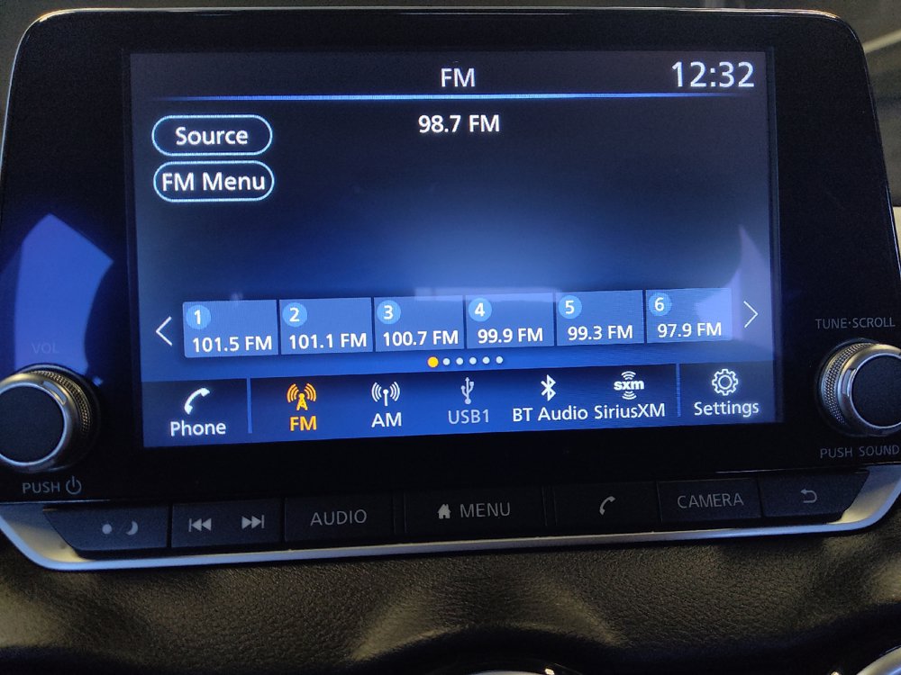 Used 2025 Nissan Sentra SV FWD image 25