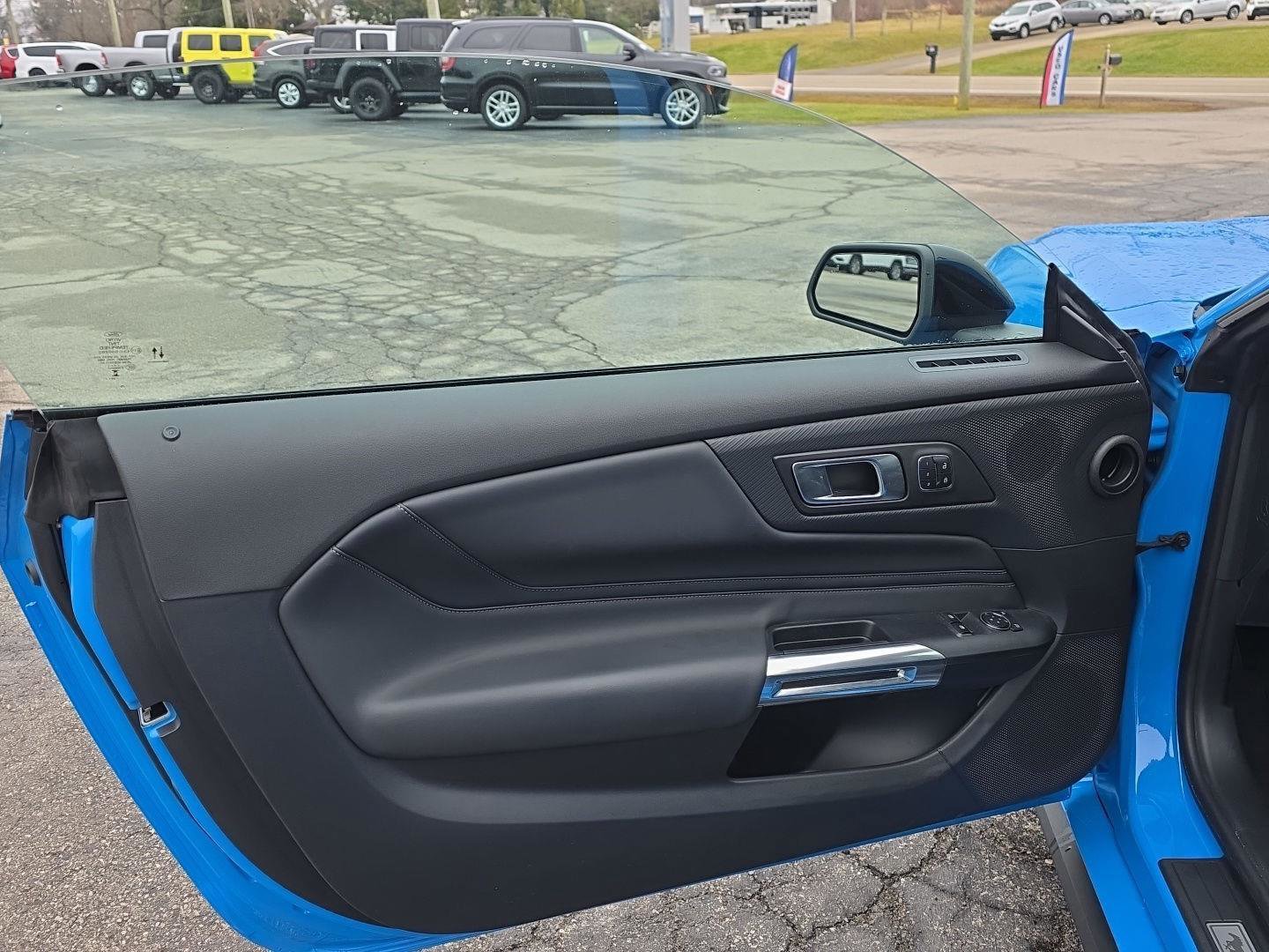 Used 2025 Ford Mustang GT Premium image 9