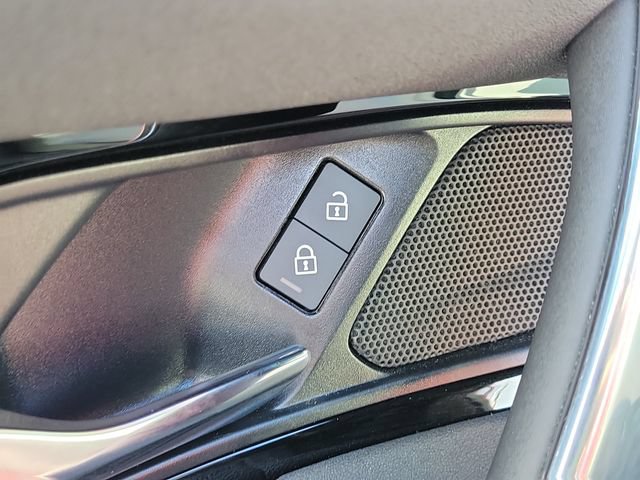 Used 2025 Land Rover Discovery Sport S AWD/4WD image 20