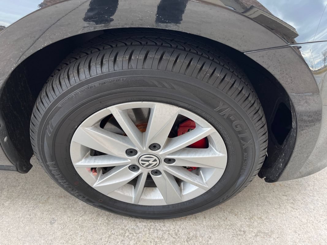 Used 2016 Volkswagen Golf S FWD image 19