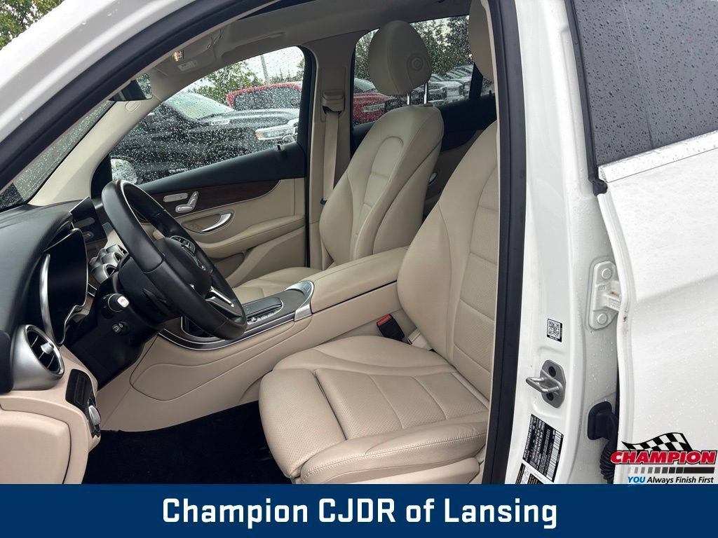 Used 2022 Mercedes-Benz GLC 300 4MATIC image 10