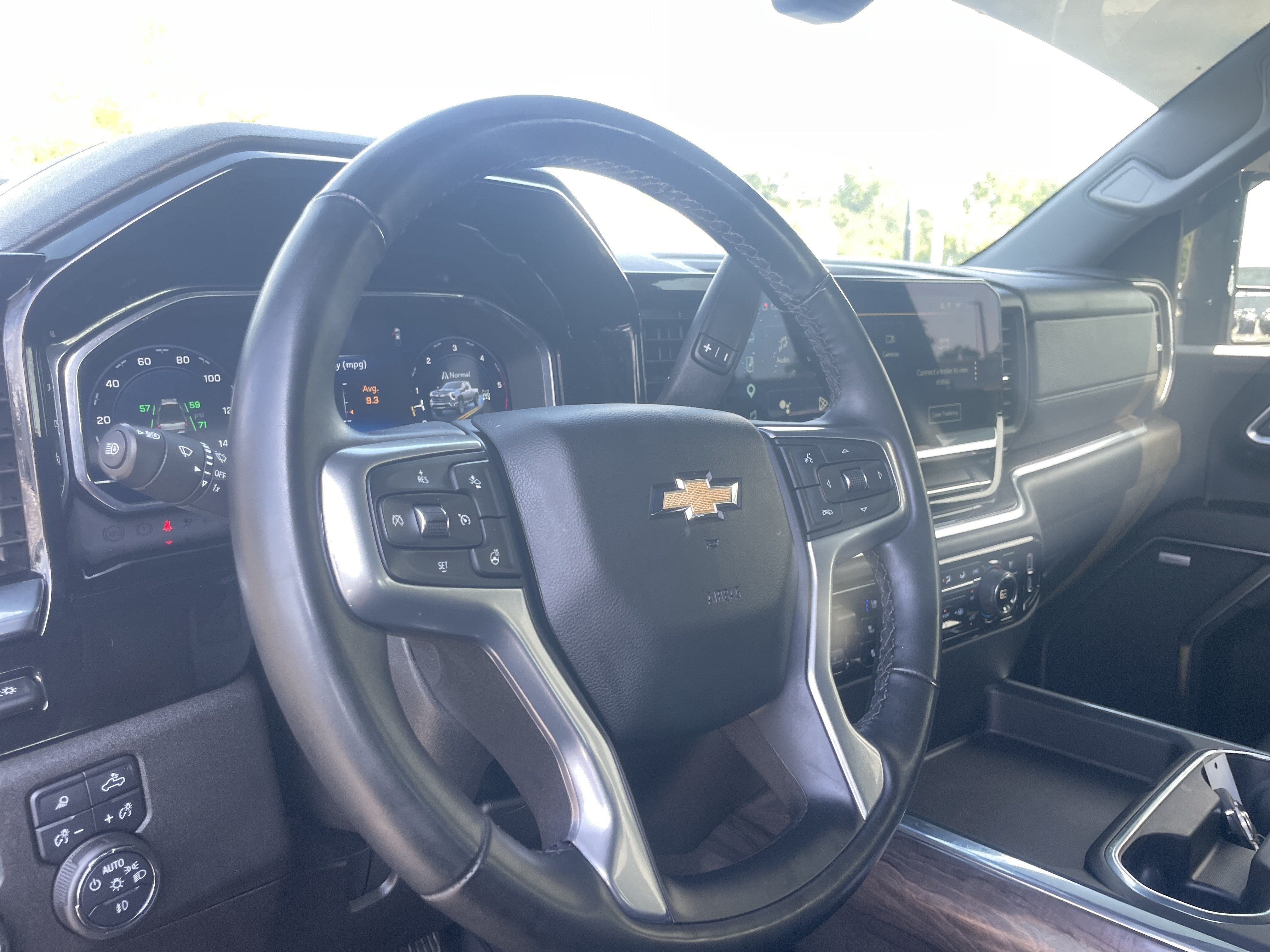Used 2024 Chevrolet Silverado 2500 LTZ w/ LTZ Convenience Package AWD/4WD image 18