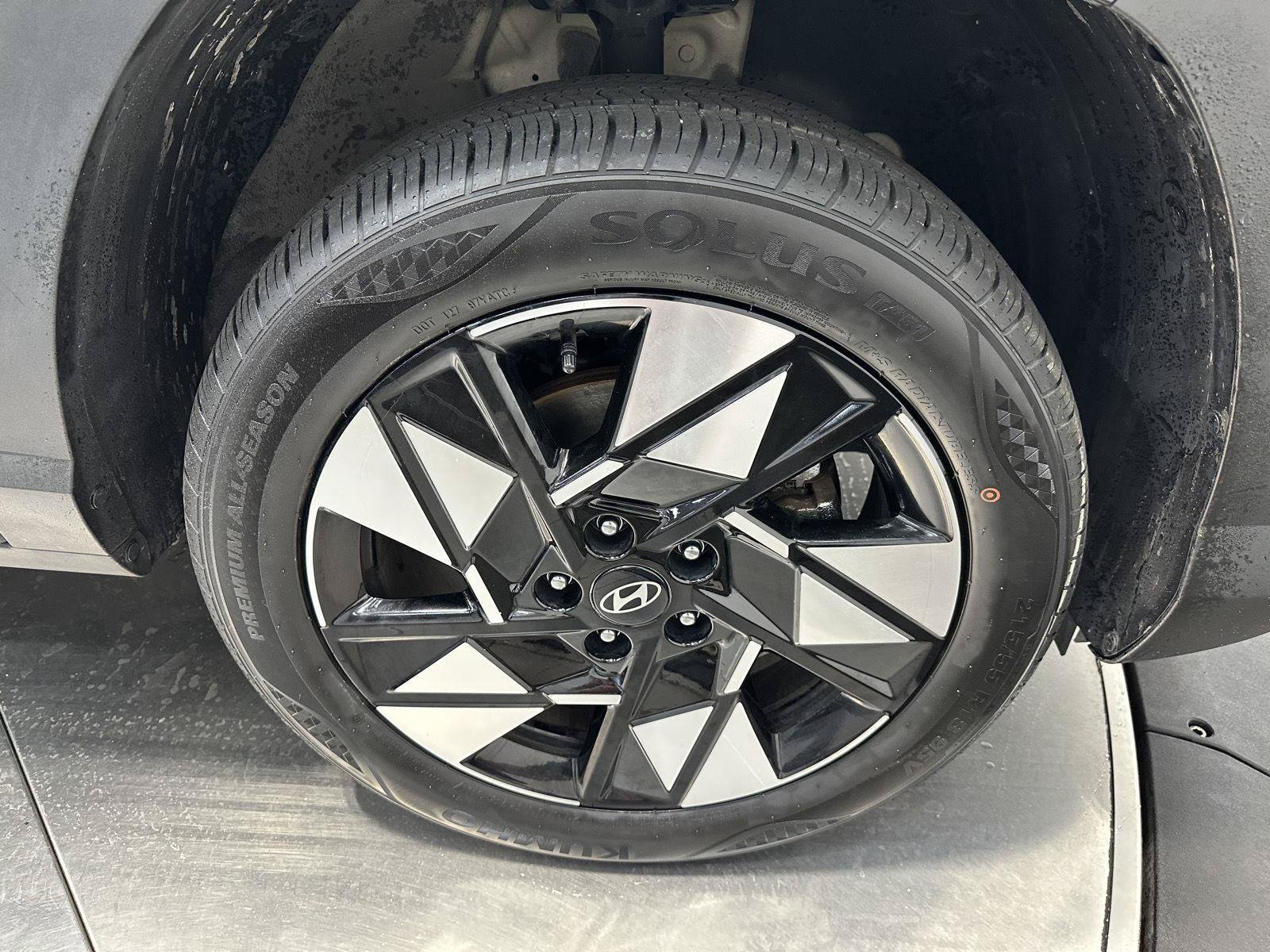 Certified 2024 Hyundai Kona SEL AWD/4WD image 12