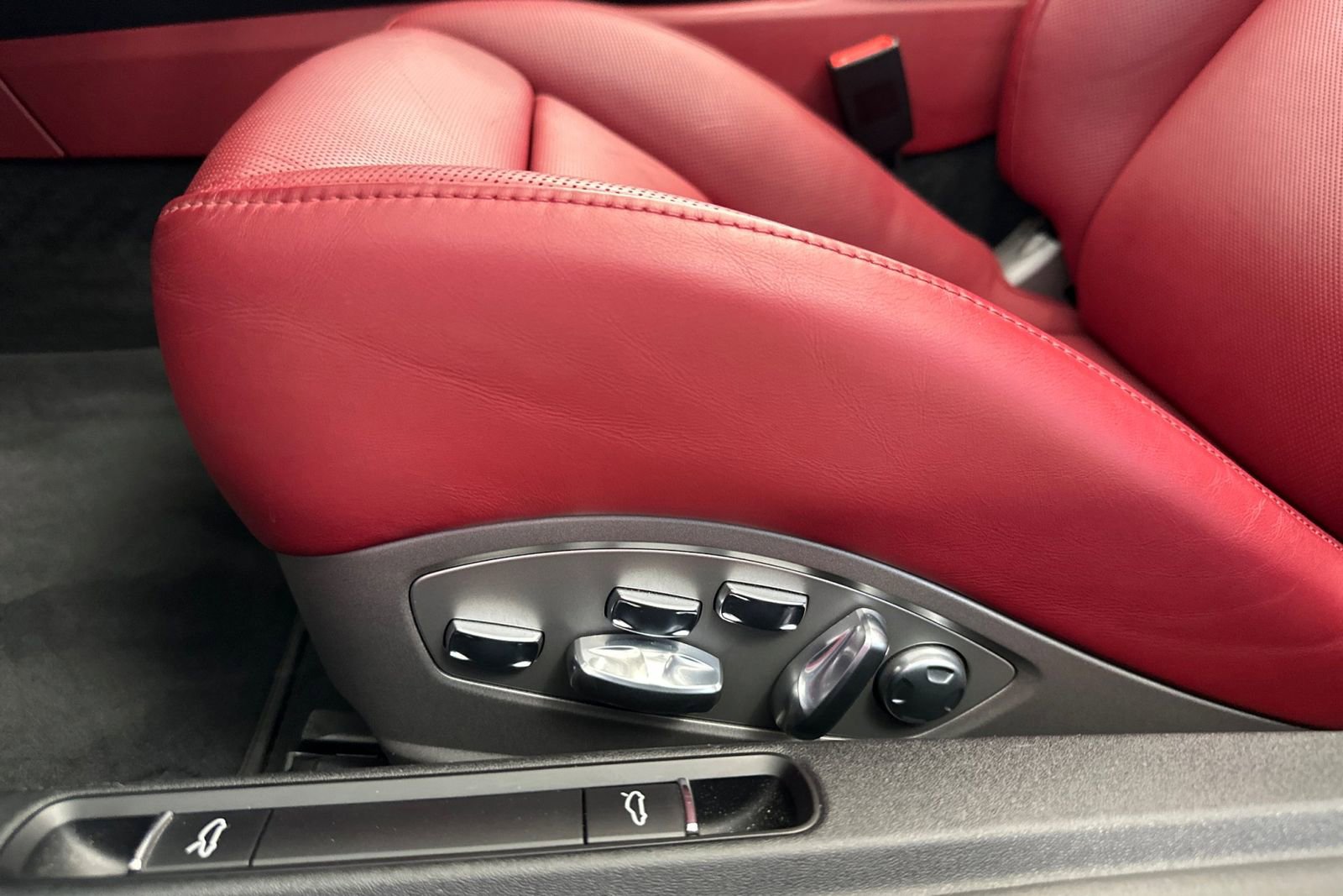 Used 2017 Porsche 911 Targa 4 GTS image 15