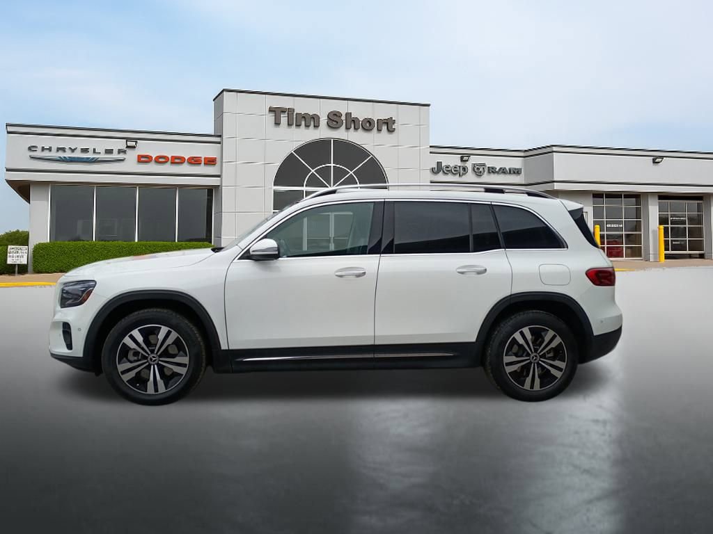 Used 2024 Mercedes-Benz GLB 250 4MATIC w/ Driver Assistance Package image 2