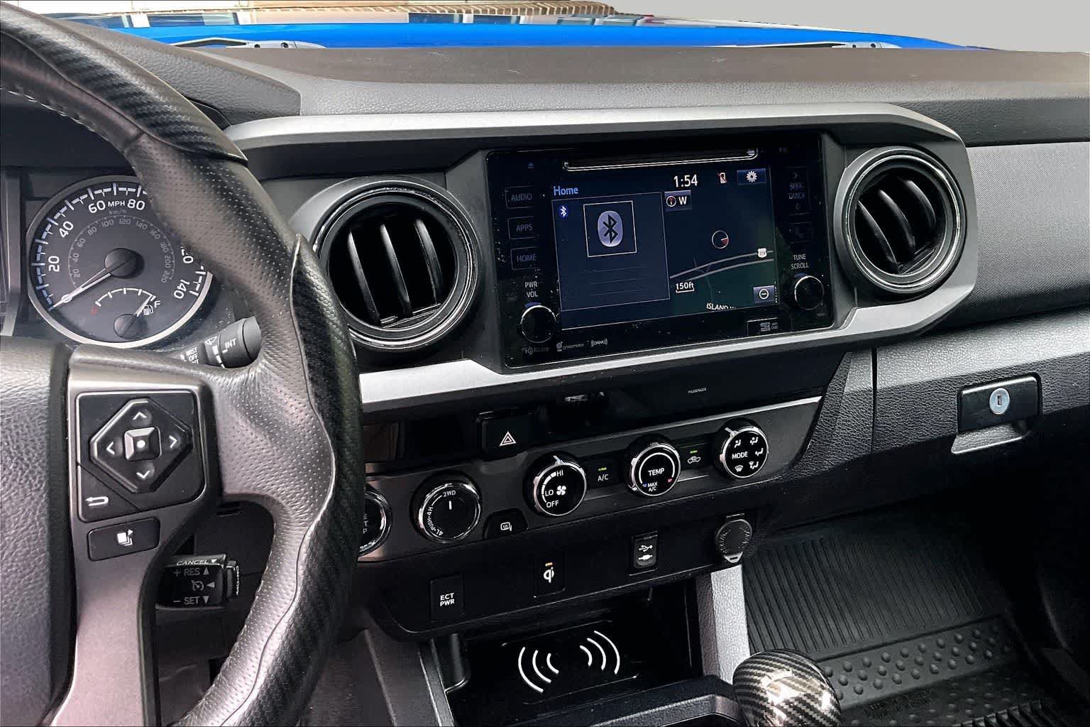 Used 2017 Toyota Tacoma TRD Off-Road w/ Tow Package AWD/4WD image 6