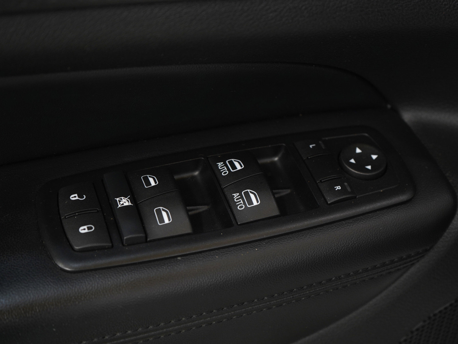 Used 2015 Jeep Grand Cherokee Laredo w/ Quick Order Package 23E image 20