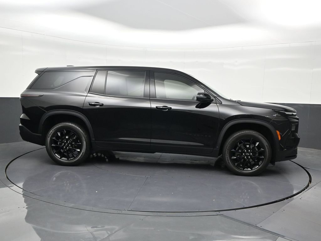 Used 2024 Chevrolet Traverse LS w/ Midnight/Sport Edition FWD image 7