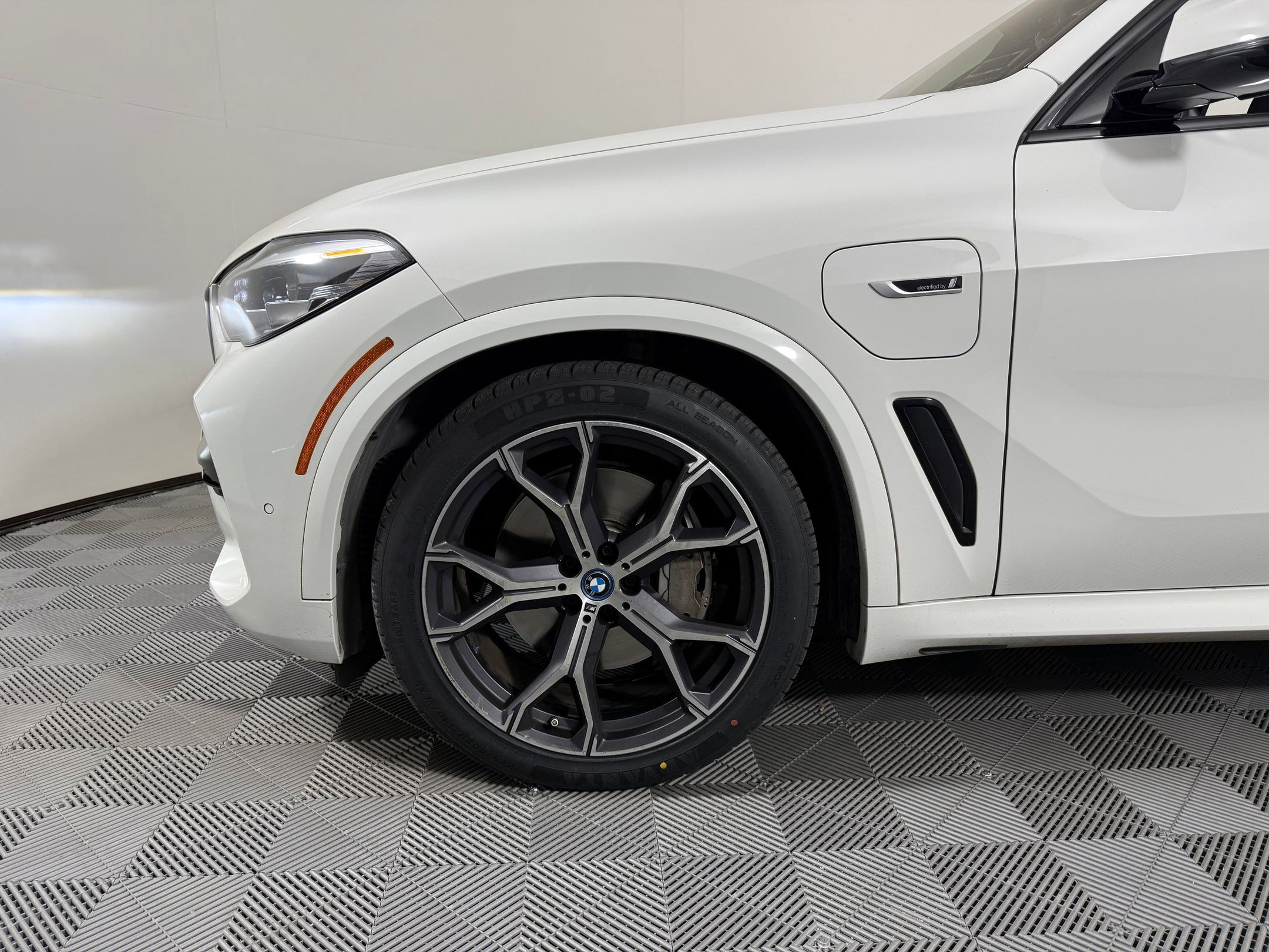 Used 2022 BMW X5 xDrive45e w/ M Sport Package image 20