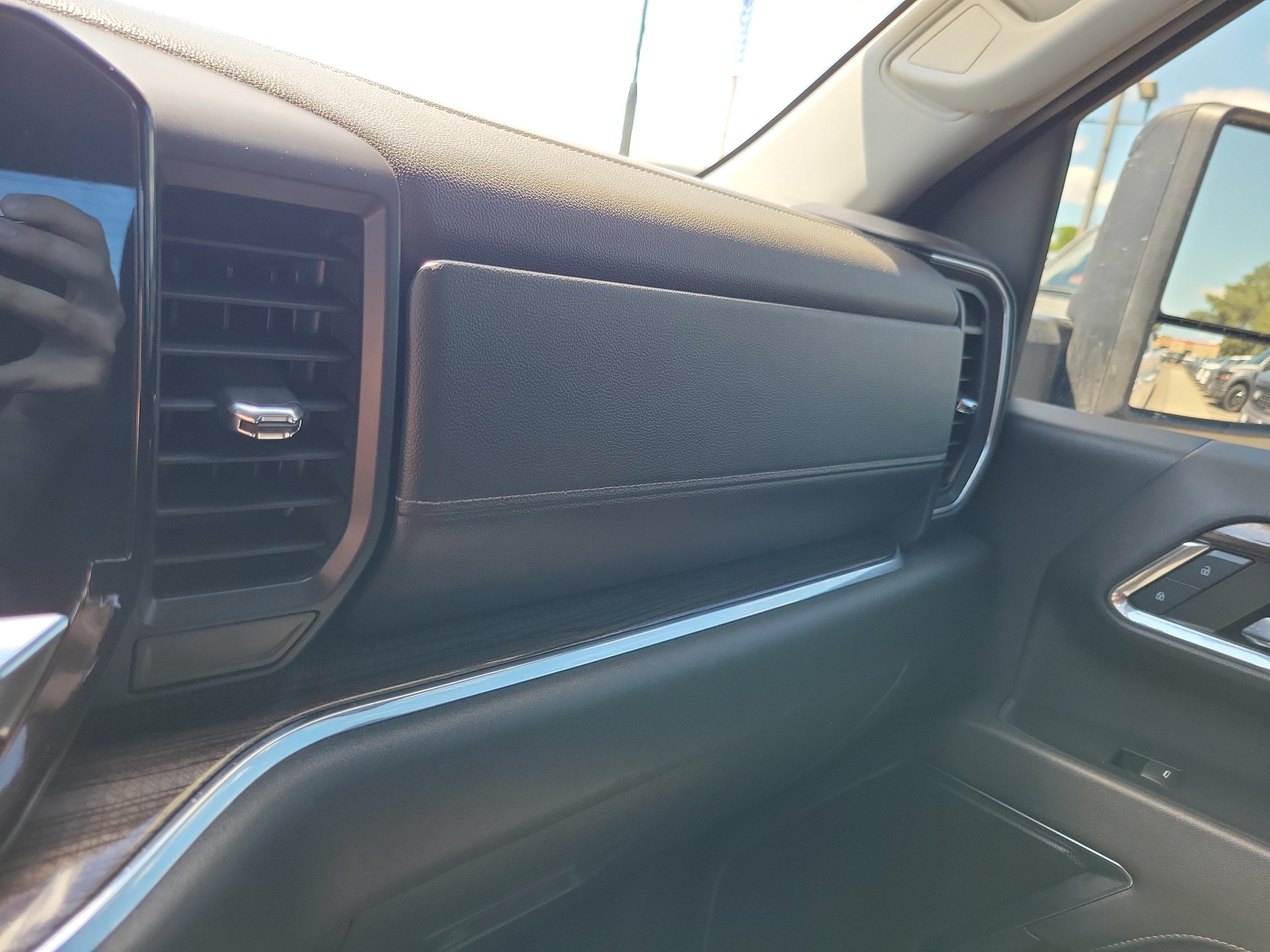 Used 2024 Chevrolet Silverado 2500 LT AWD/4WD image 22