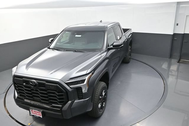 Used 2025 Toyota Tundra Limited w/ TRD Off-Road Package AWD/4WD image 24