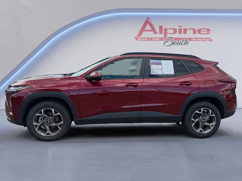 Certified 2025 Chevrolet Trax LT w/ LT Convenience Package FWD image 2