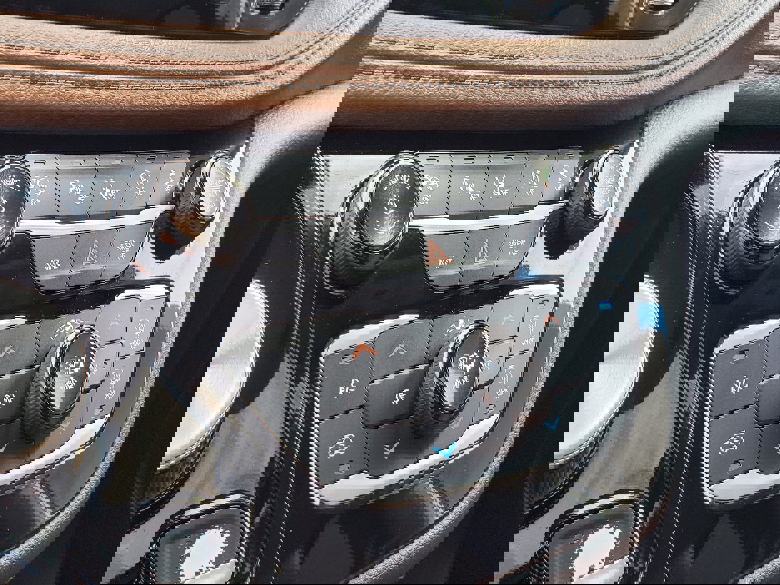 Used 2019 Chrysler Pacifica Limited w/ Tire & Wheel Group image 20