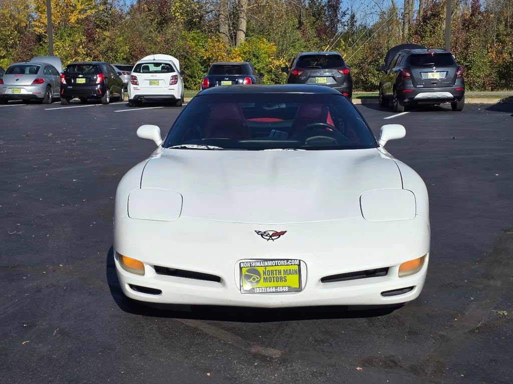 Used 2004 Chevrolet Corvette Coupe w/ Preferred Equipment Group image 2