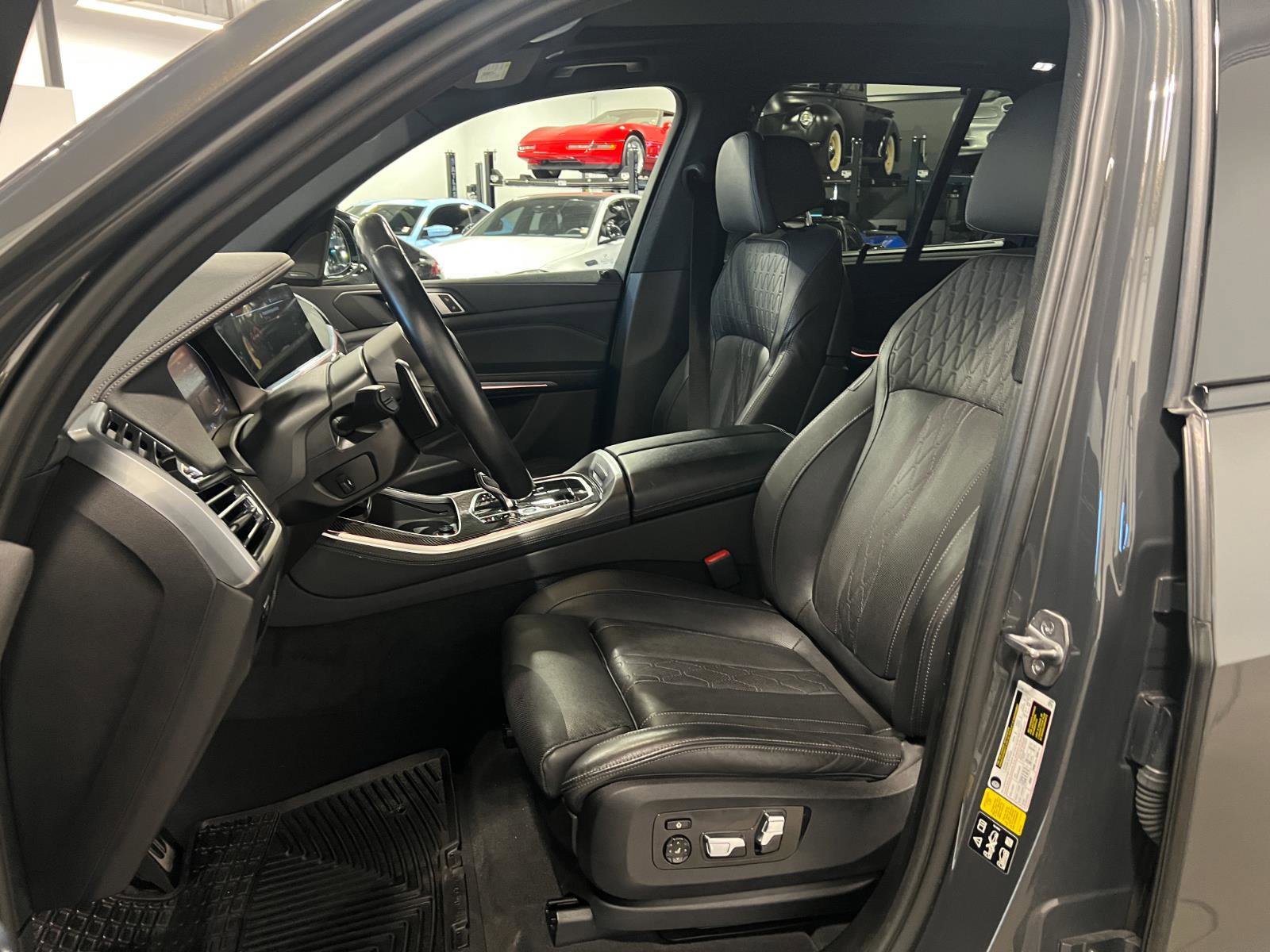 Used 2023 BMW X5 M50i w/ Executive Package image 9