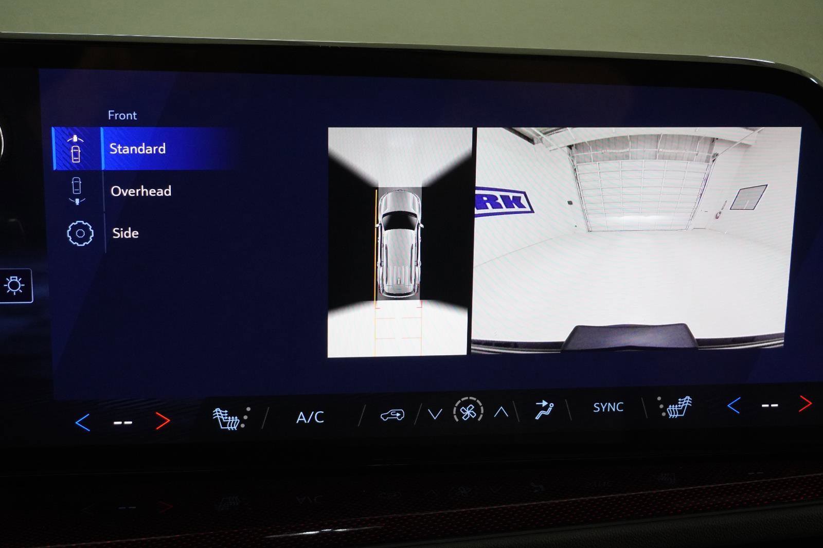 New 2026 Chevrolet Traverse Z71 w/ Driver Confidence Package image 33