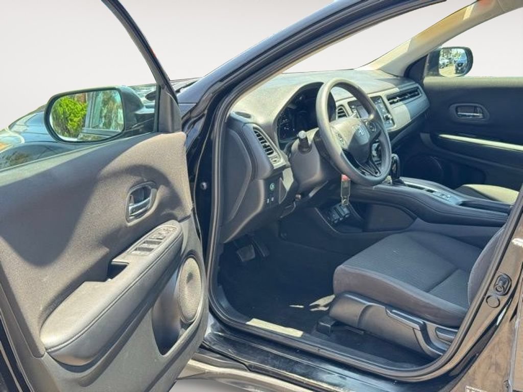 Used 2016 Honda HR-V LX image 10