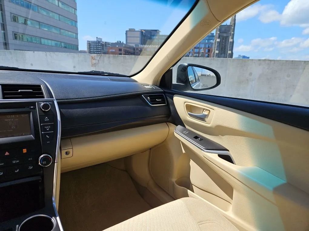 Used 2017 Toyota Camry LE image 16