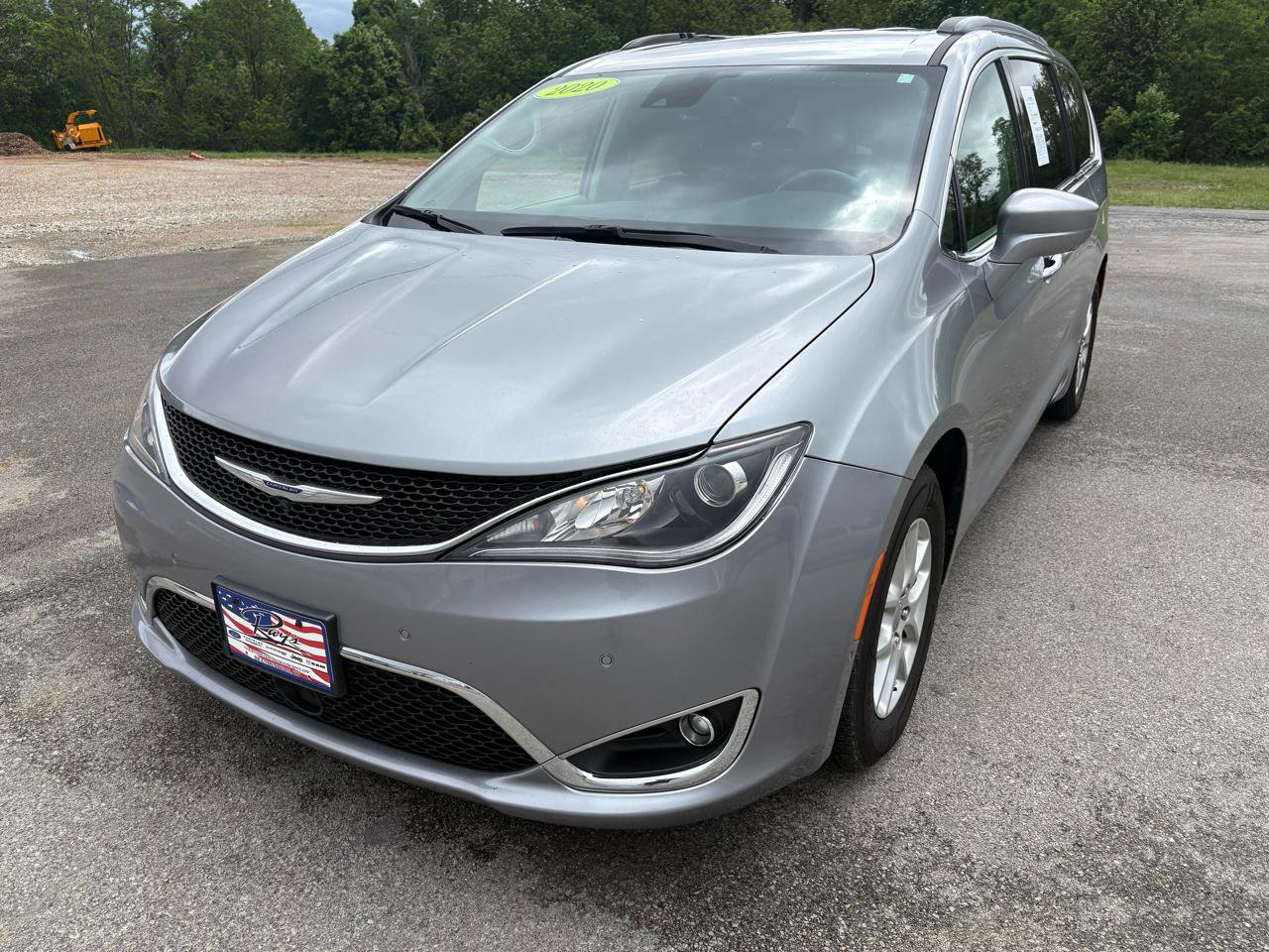 Used 2020 Chrysler Pacifica Touring w/ Advanced Safetytec Group FWD image 7