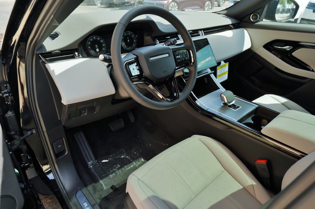 New 2026 Land Rover Range Rover Evoque S AWD/4WD image 12