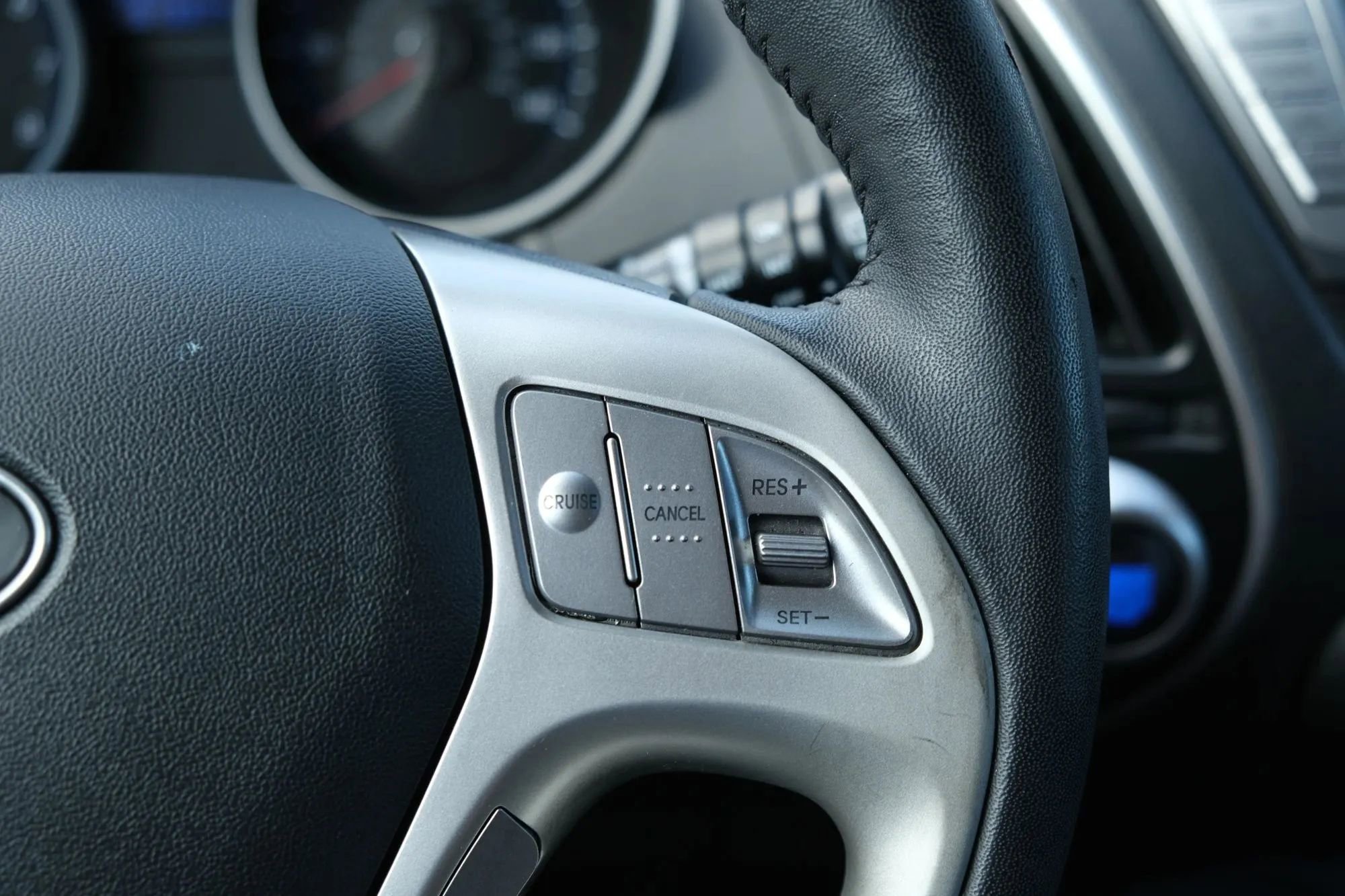 Used 2013 Hyundai Tucson Limited w/ Premium Pkg image 40