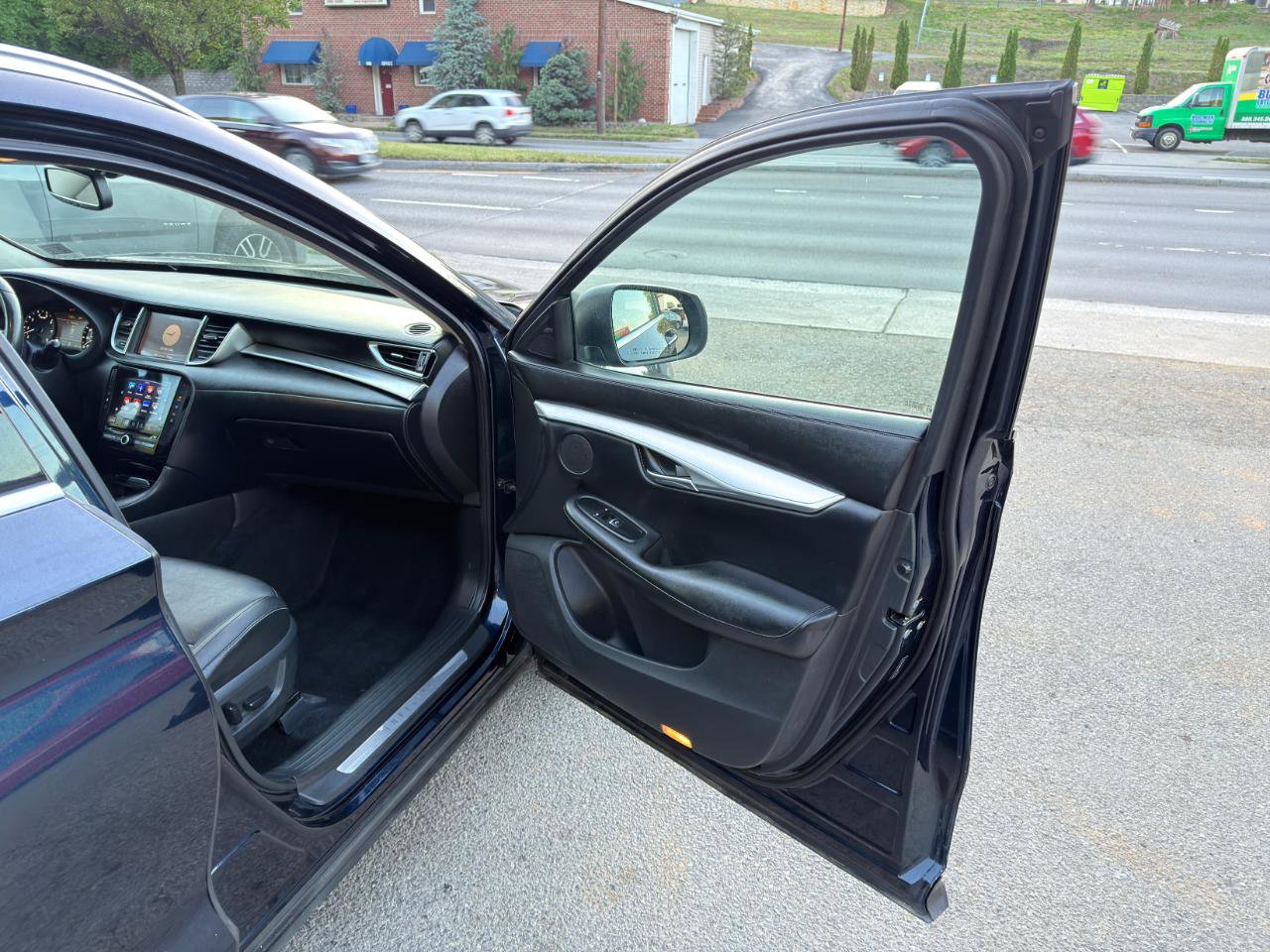 Used 2019 INFINITI QX50 Luxe AWD/4WD image 16