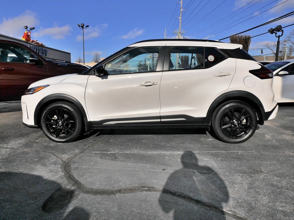 Used 2023 Nissan Kicks SR w/ SR Premium Package image 8