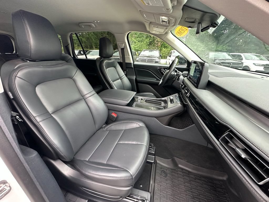 New 2026 Lincoln Aviator AWD image 22