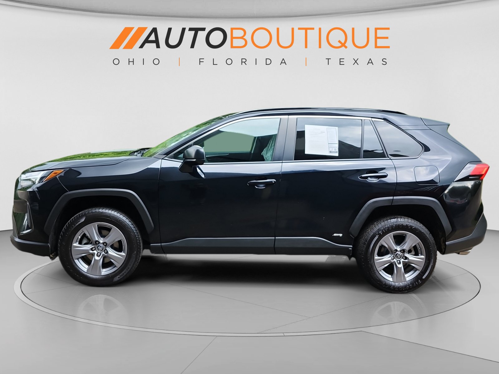 Used 2023 Toyota RAV4 LE AWD/4WD image 2