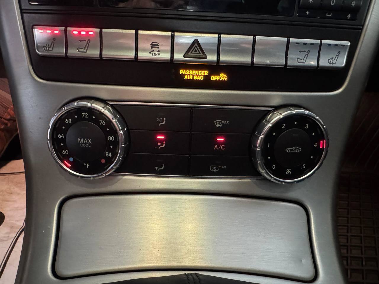 Used 2013 Mercedes-Benz SLK 250 image 24