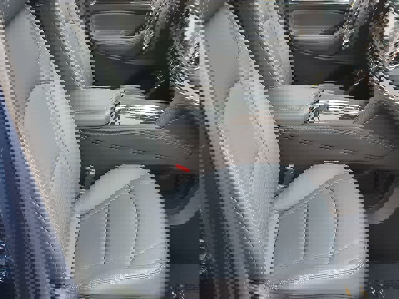 Used 2023 Buick Enclave Essence image 22