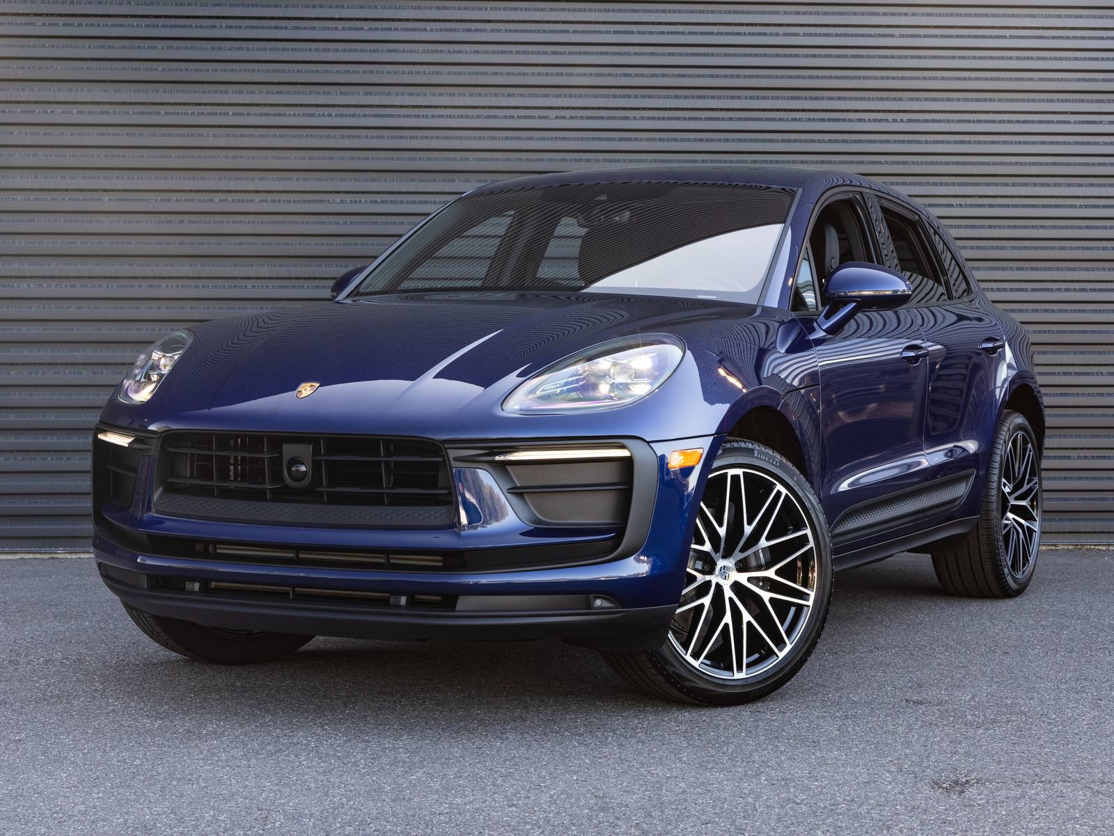 Certified 2026 Porsche Macan AWD/4WD image 1