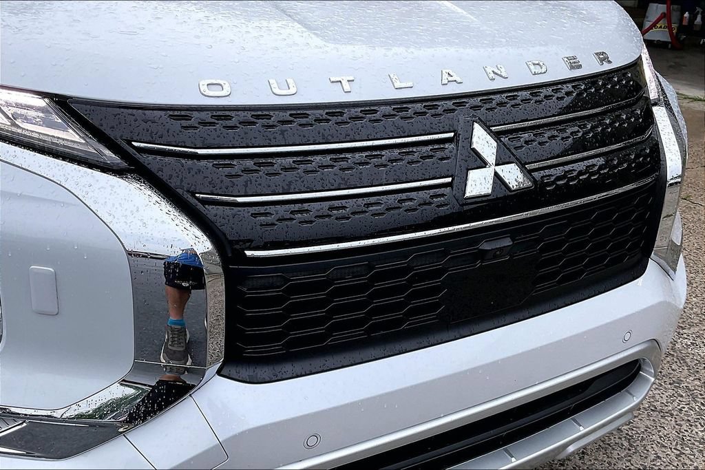 Used 2024 Mitsubishi Outlander SE AWD/4WD image 29