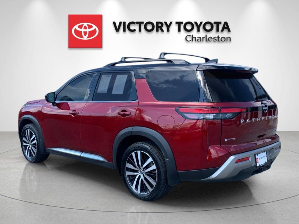 Used 2024 Nissan Pathfinder Platinum w/ Cargo Package image 3