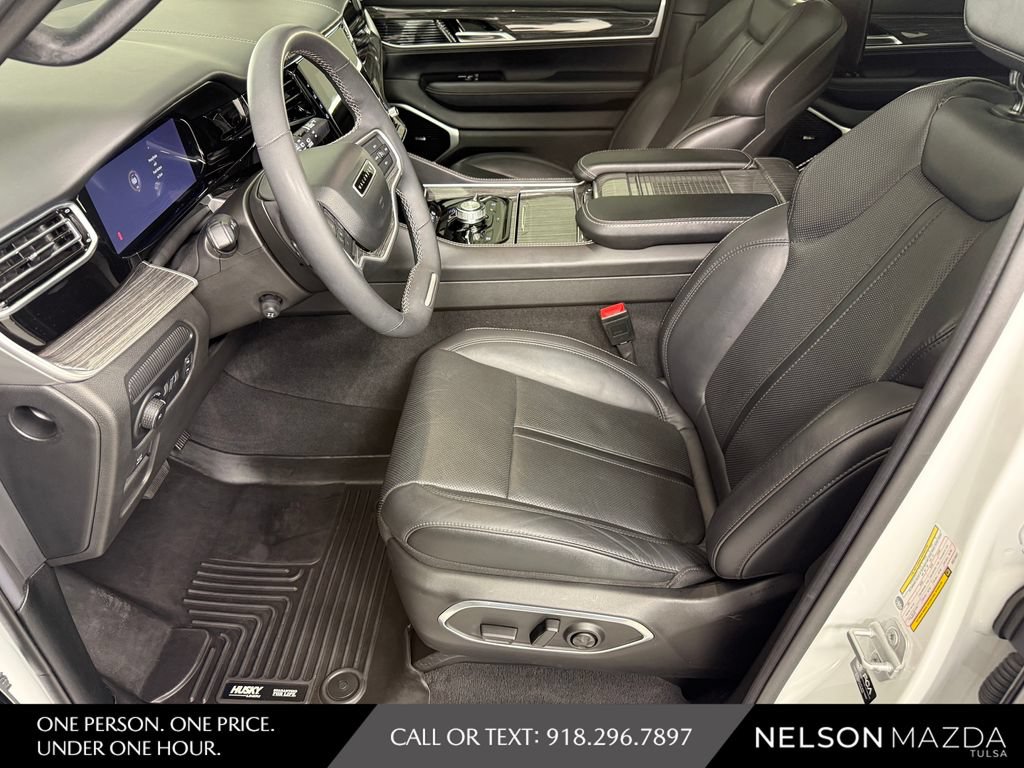 Used 2022 Jeep Wagoneer Series III w/ Premium Group I AWD/4WD image 21