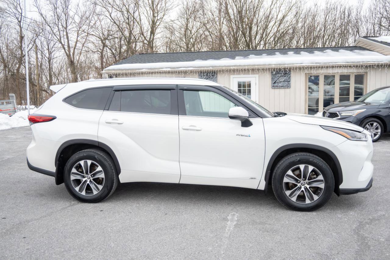 Used 2021 Toyota Highlander XLE image 10